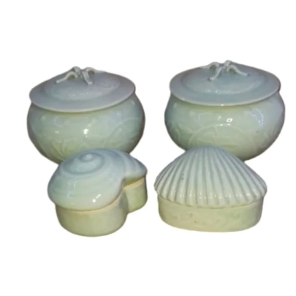 Chinese Celadon Jar Pot Lid Vessel Green Ware Flower Marked Set - Picture 1 of 7